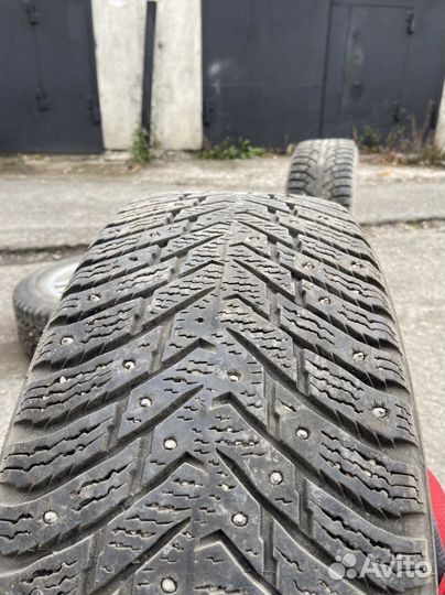 Nokian Tyres Hakkapeliitta 8 215/60 R16