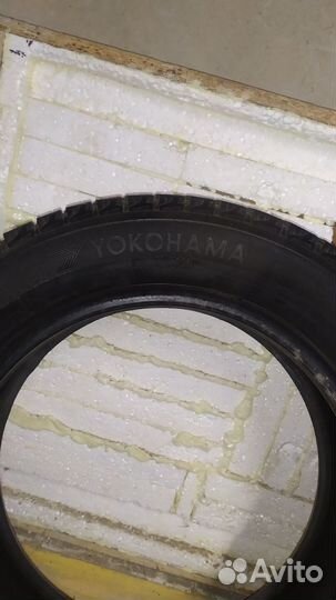 Yokohama Ice Guard IG20 215/60 R17