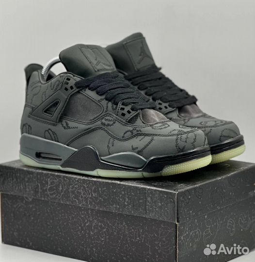 Кроссовки женские Nike Air Jordan 4 Retro Kaws