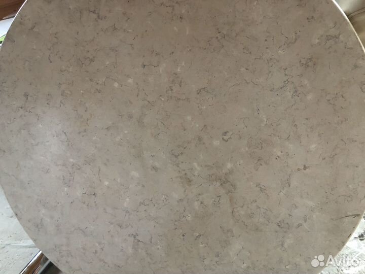 Стол круглый Werzalit