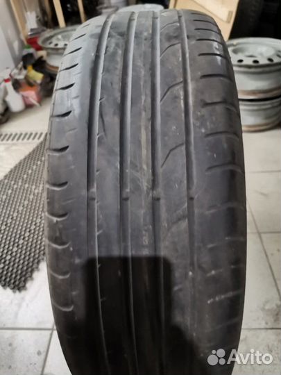 Continental ContiPremiumContact 2 215/60 R17
