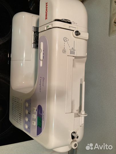 Швейная машина Janome DC3050