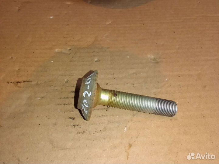 Болт шкива колевала 2.4 Mercedes W202 M112