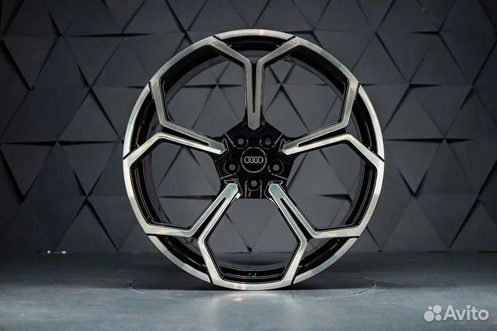 Кованые диски 23 Audi Q7 Q8 наличие