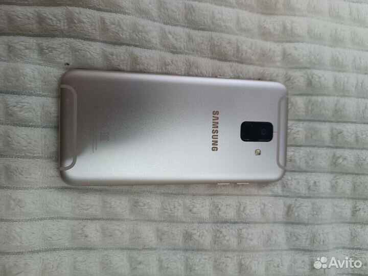 Samsung Galaxy A6, 3/32 ГБ