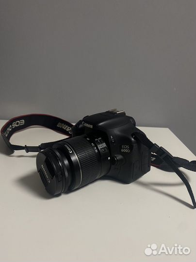 Зеркальный фотоаппарат Canon 600d