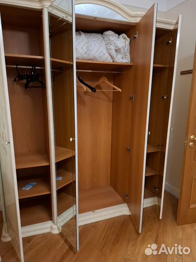 Спальный гарнитур