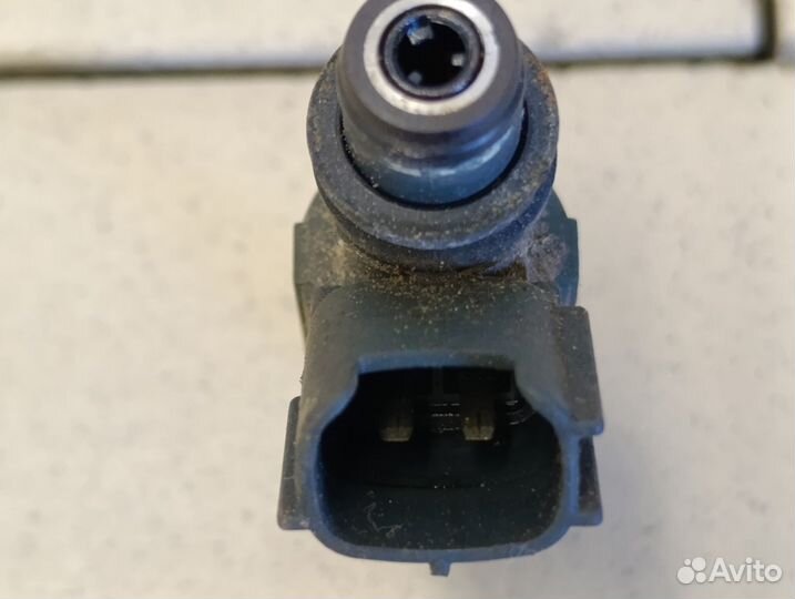 Форсунка инжекторная электрическая toyota Corolla E12 2001-2006