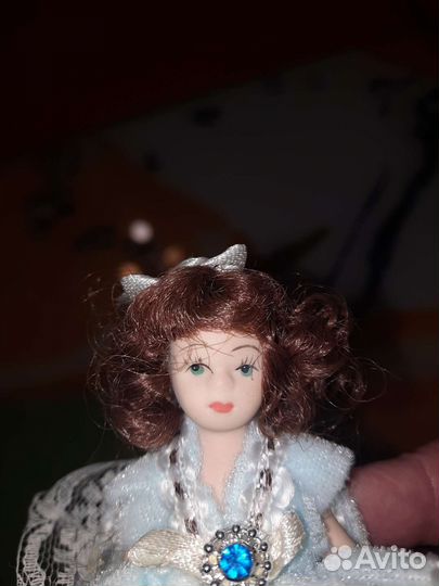 Кукла фарфоровая коллекционная