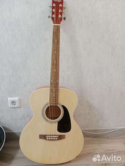 Акустическая гитара