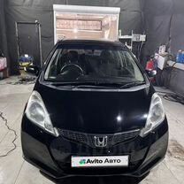 Honda Fit 1.3 AT, 2013, 250 000 км, с пробегом, цена 920 000 руб.