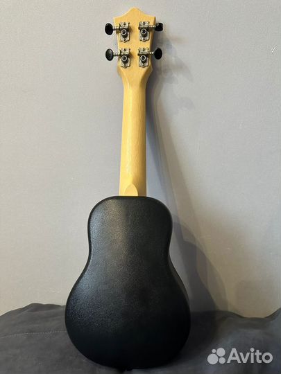 Укулеле Travel, подписная от Алены Швец, пластик