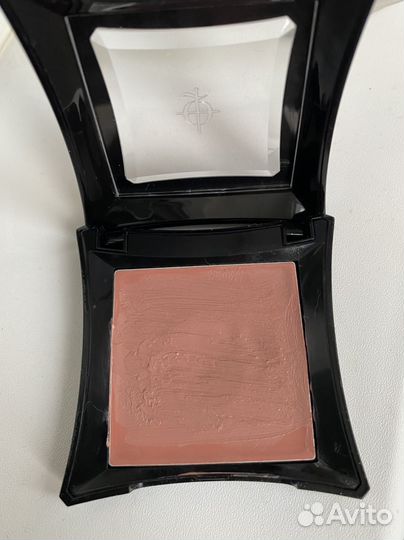 Румяна б/у illamasqua zygomatic