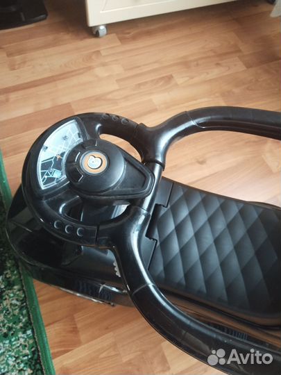 Машинка каталка с родительской ручкой