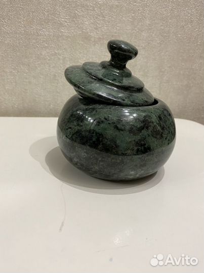 Шкатулка из змеевика