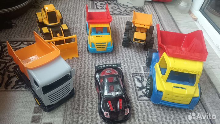 Игрушечные машины