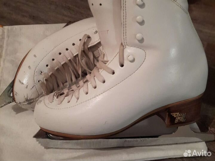 Фигурные коньки risport excellence 240