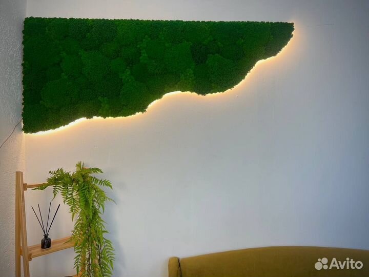Панно из стабилизированного мха с подсветкой фигурное