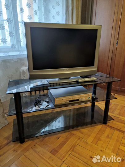 Стеклянная тумба под телевизор