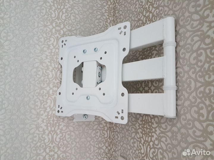 Кронштейн для телевизора на стену белый