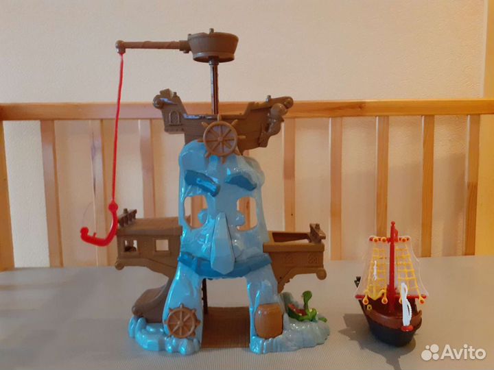 Игрушка пиратский корабль