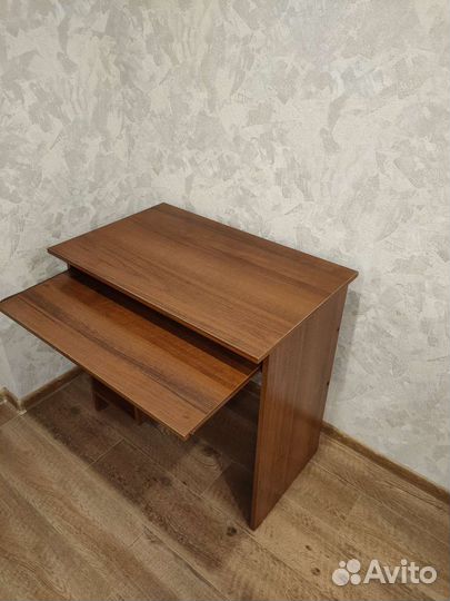Компьютерный стол 50х80