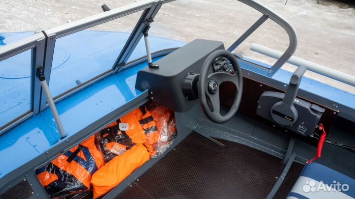 Рулевая консоль на лодку
