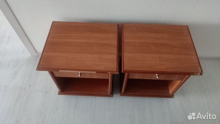 Тумбочка прикроватная