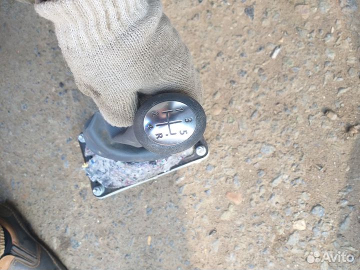 Рукоятка кулисы кпп Nissan Almera G15
