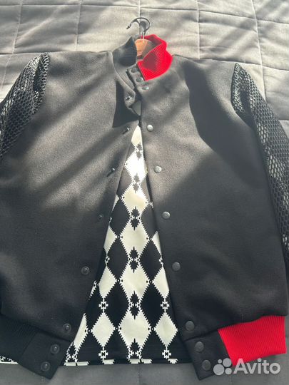 Бомбер и лонгслив