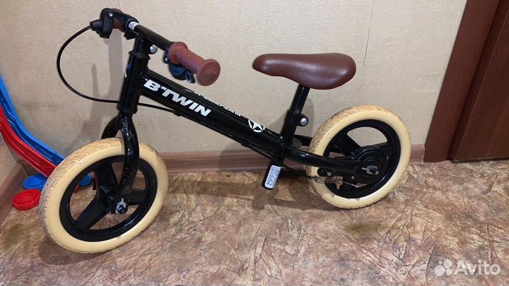 Беговел btwin с ручным торозом
