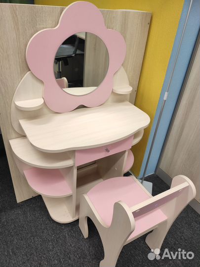 Набор детской мебели