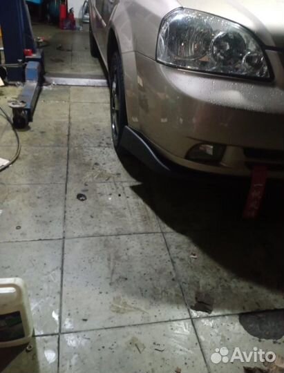 Накладка переднего бампера