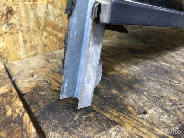 Форточка двери задняя левая Land Rover Range Rover