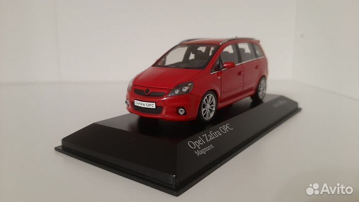 Opel Zafira Opc / 1:43 / Minicamps