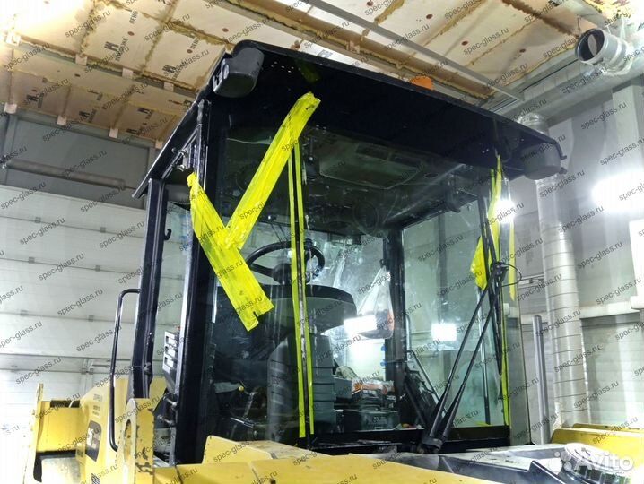 Стекло дверное верхнее Case CX210C 2018