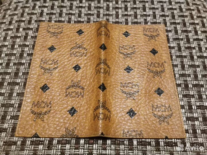 Обложка для документов MCM