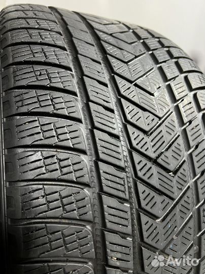 Pirelli Scorpion Winter RFT 315/35 R20