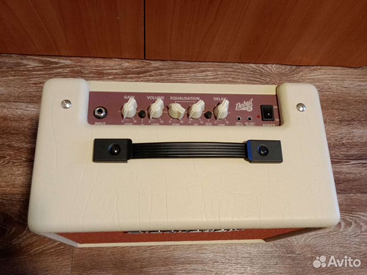 Гитара и комбо усилитель