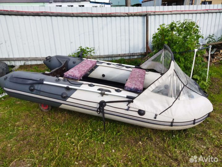 Лодка с мотором 9.9