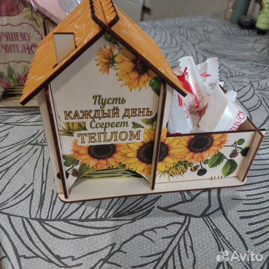 Подарочный набор с чаем и конфетами raffaello