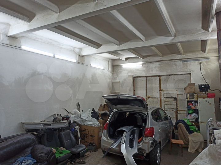 Гараж, > 30 м²