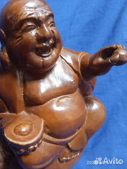 Деревянные статуэтки из дерева разных стран