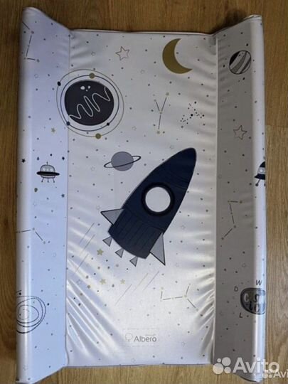 Развивающий коврик, пеленальный столик и др