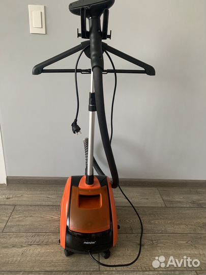 Отпариватель для одежды вертикальный