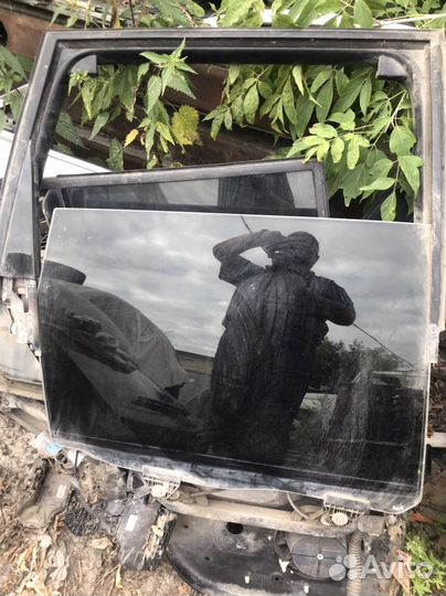 Заднее стекло каен