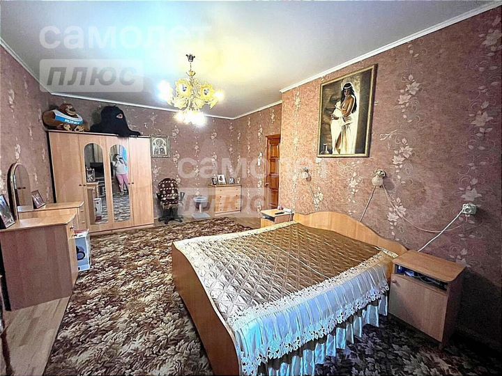 4-к. квартира, 90 м², 1/2 эт.