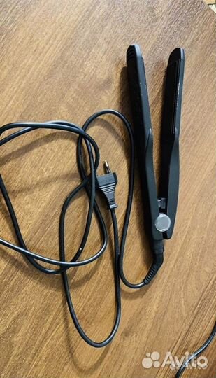 Плойка и выпрямитель для волос