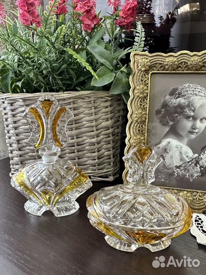 Хрустальный флакон и бонбоньерка