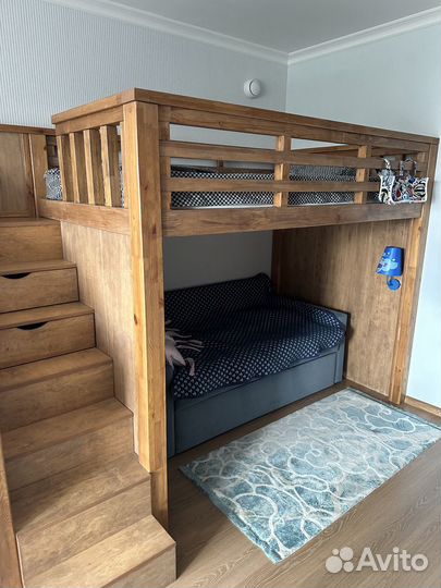 Продается двух-ярусная кровать. Дерево. Качество